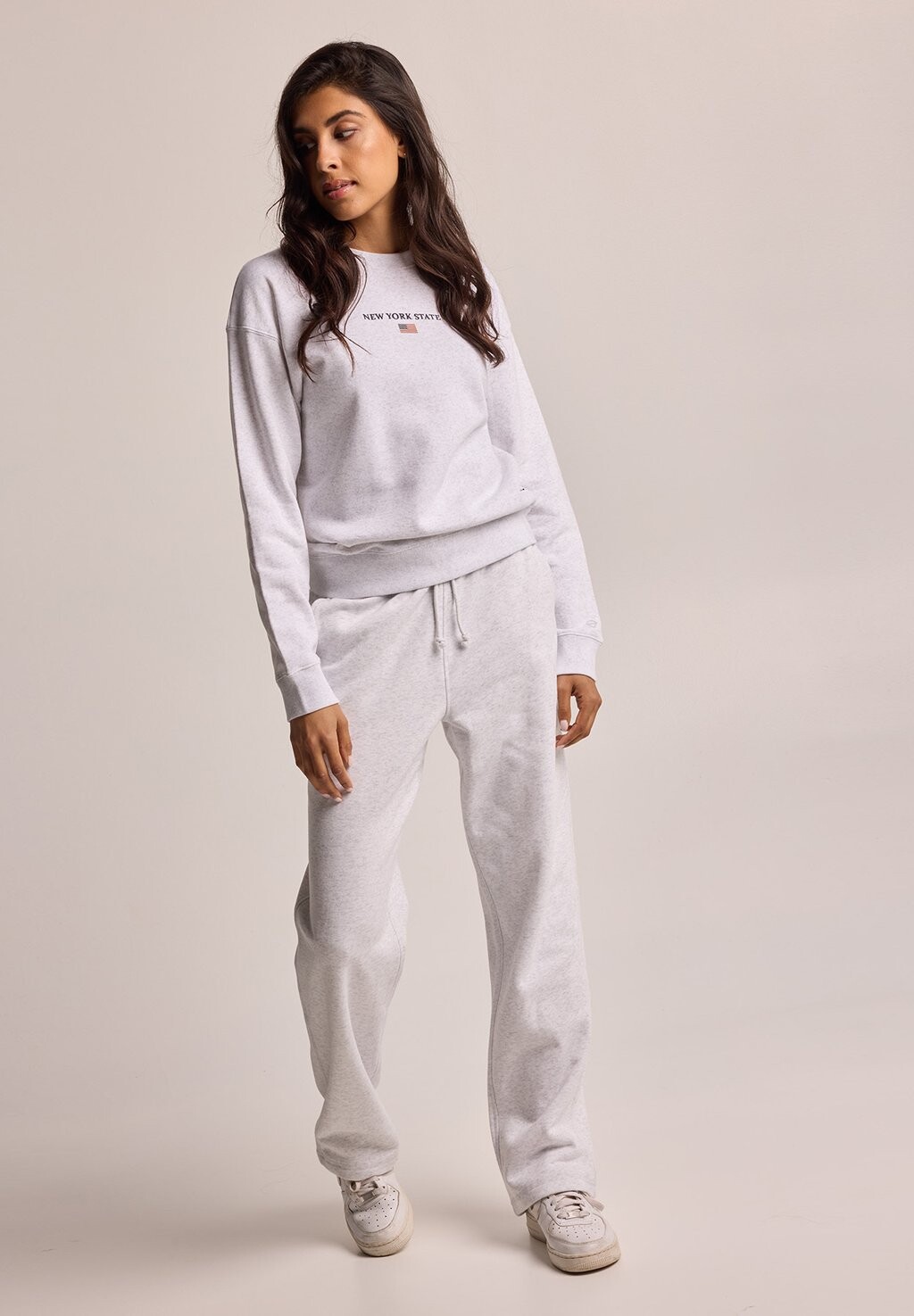 Спортивные штаны CARA America Today, светло-серый
Спортивные штаны CARA America Today, светло-серый