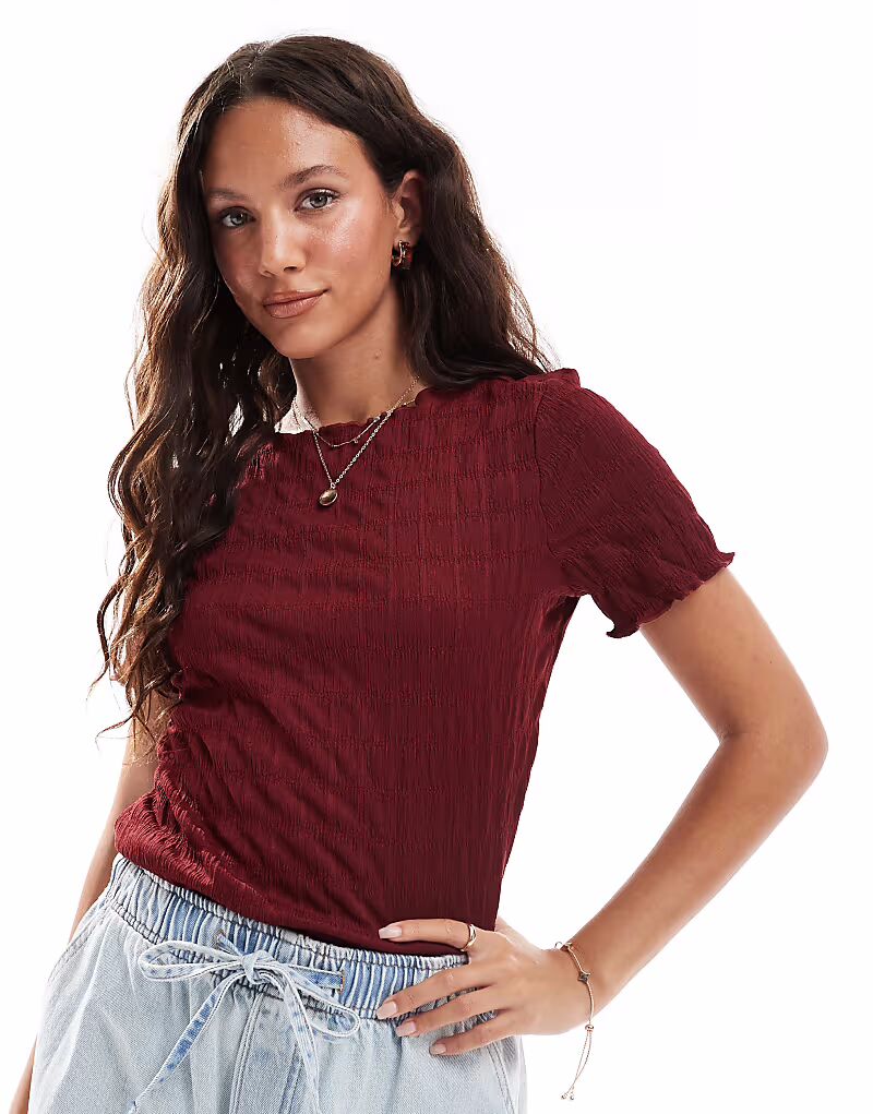 Футболка Vero Moda с коротким рукавом, фактурная, бордового цвета
Футболка Vero Moda с коротким рукавом, фактурная, бордового цвета