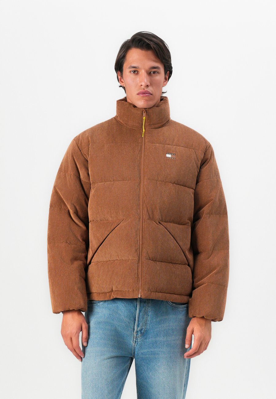 Куртка Tommy Jeans VAIL PUFFER, Pecan Nut/Brown
Куртка Tommy Jeans VAIL PUFFER, Pecan Nut/Brown