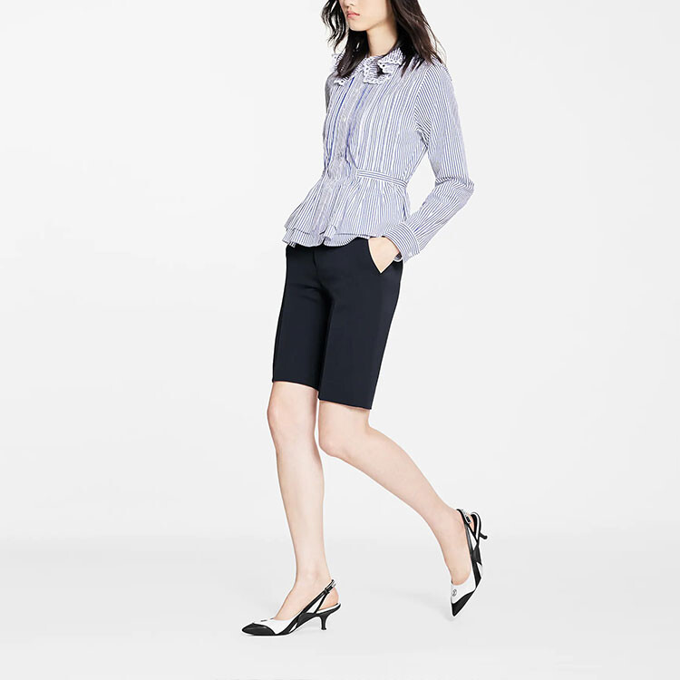 Новые квартальные продукты LV Shirt Women's Blue Louis Vuitton
Новые квартальные продукты LV Shirt Women's Blue Louis Vuitton