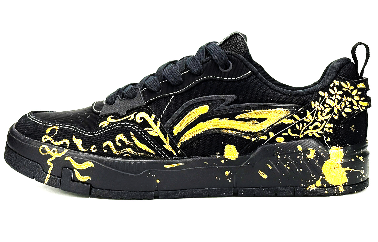 LINING ЛиНинг Юань Чу Нескользящие Легкие Низкие Скейтборд Кроссовки Мужские Черное Золото, цвет Black Gold
LINING ЛиНинг Юань Чу Нескользящие Легкие Низкие Скейтборд Кроссовки Мужские Черное Золото, цвет Black Gold