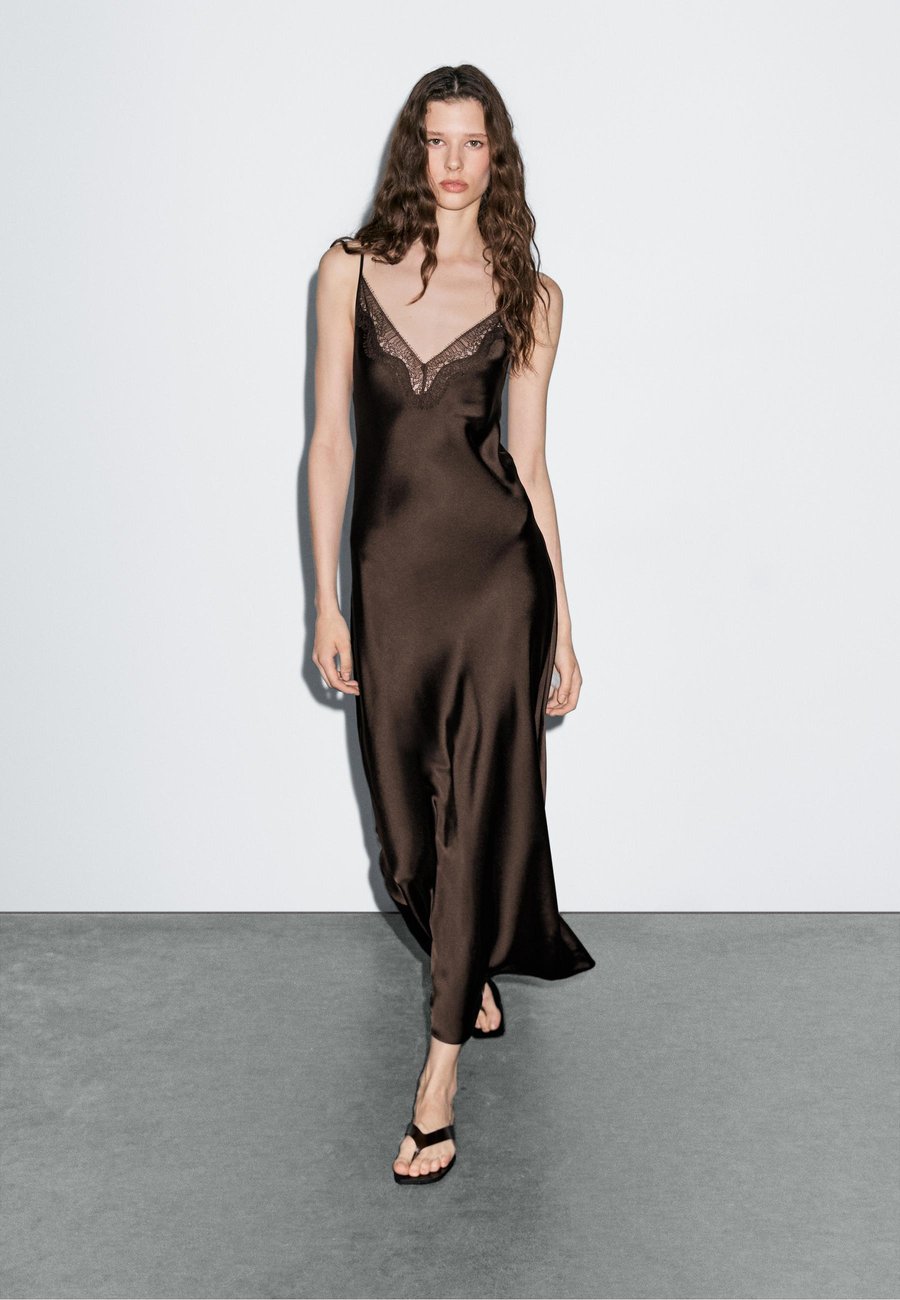 Платье Massimo Dutti STRAPPY LONG SLIP, Mottled Dark Brown
Платье Massimo Dutti STRAPPY LONG SLIP, Mottled Dark Brown