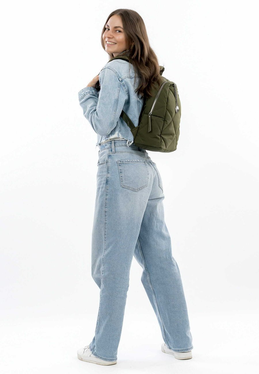 Рюкзак Emily & Noah Rucksack, Oliv/Olive
Рюкзак Emily & Noah Rucksack, Oliv/Olive