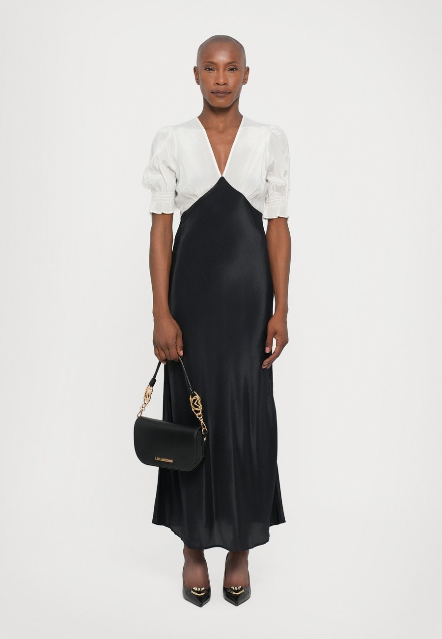 Сумка кросс-боди Love Moschino JEWEL, Black
Сумка кросс-боди Love Moschino JEWEL, Black