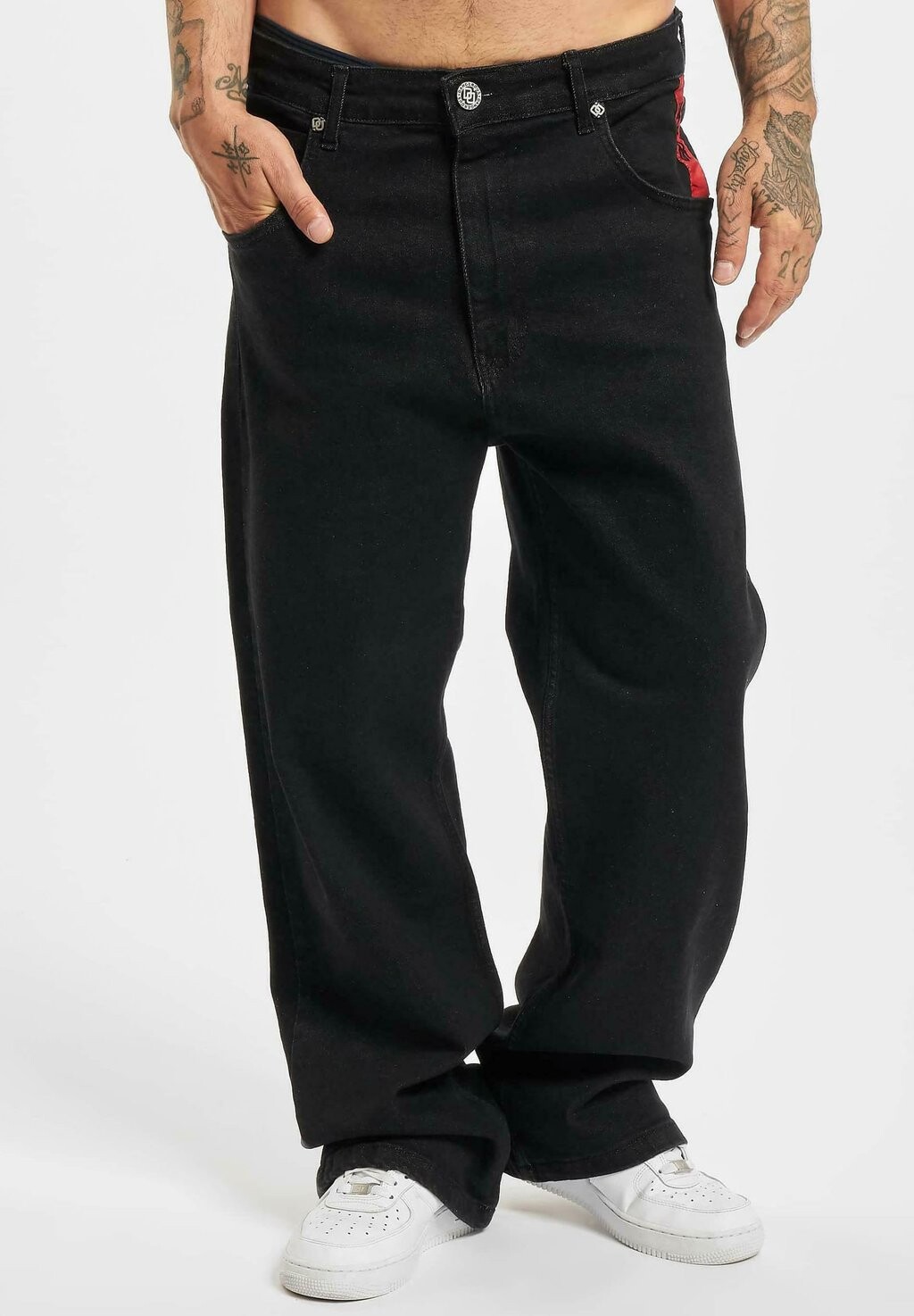 Джинсы свободного кроя BAGGY Dangerous DNGRS, черный
Джинсы свободного кроя BAGGY Dangerous DNGRS, черный