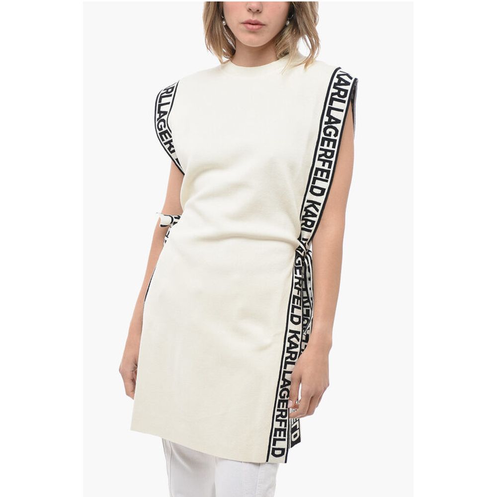 Трикотажное платье-туника с круглым вырезом и поясом с логотипом Karl Lagerfeld, белый
Трикотажное платье-туника с круглым вырезом и поясом с логотипом Karl Lagerfeld, белый