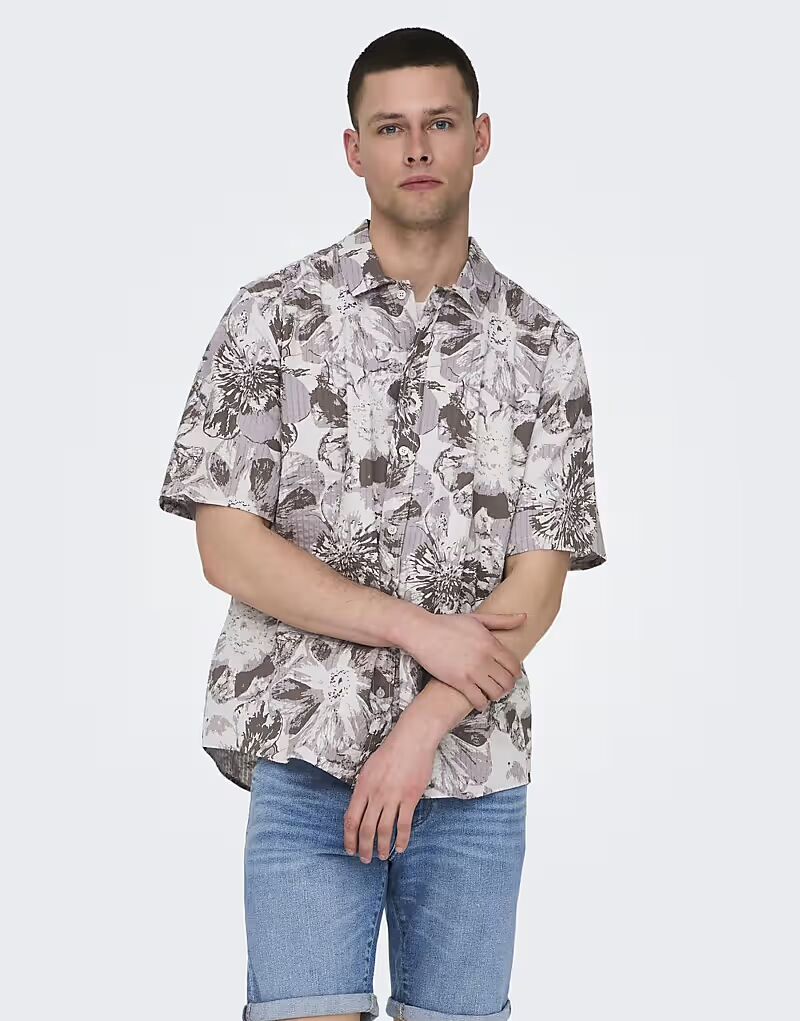 Футболка ONLY & SONS в каплях дождя 
Футболка ONLY & SONS в каплях дождя