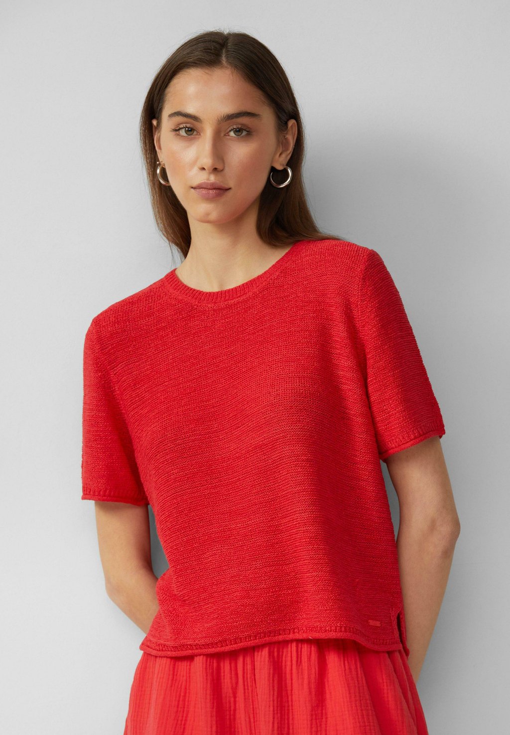 Базовая футболка KURZARMP QS, красный
Базовая футболка KURZARMP QS, красный