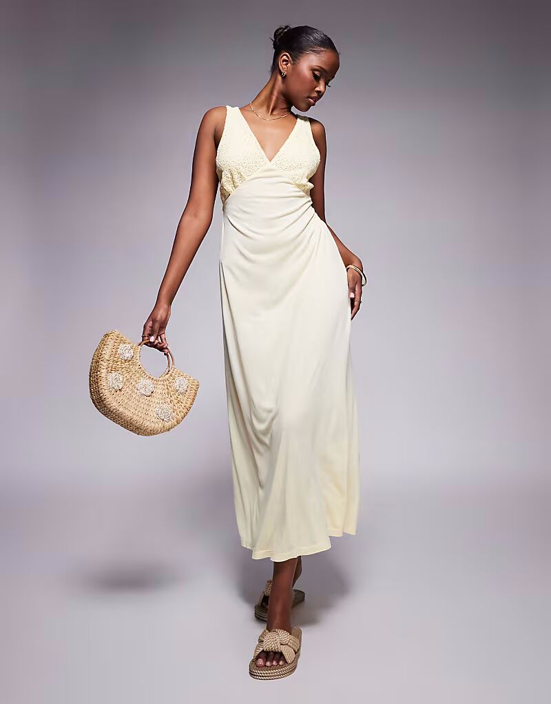 Платье миди с кружевным лифом и v-образным вырезом ASOS DESIGN цвета пахты
Платье миди с кружевным лифом и v-образным вырезом ASOS DESIGN цвета пахты