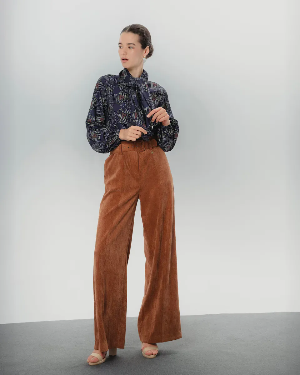 Женские брюки из вельвета Andrea Dolores Promesas, бежевый
Женские брюки из вельвета Andrea Dolores Promesas, бежевый