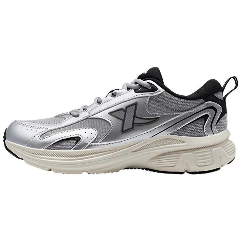 Кроссовки женские с низким верхом серебристо-серые Xtep
Кроссовки женские с низким верхом серебристо-серые Xtep