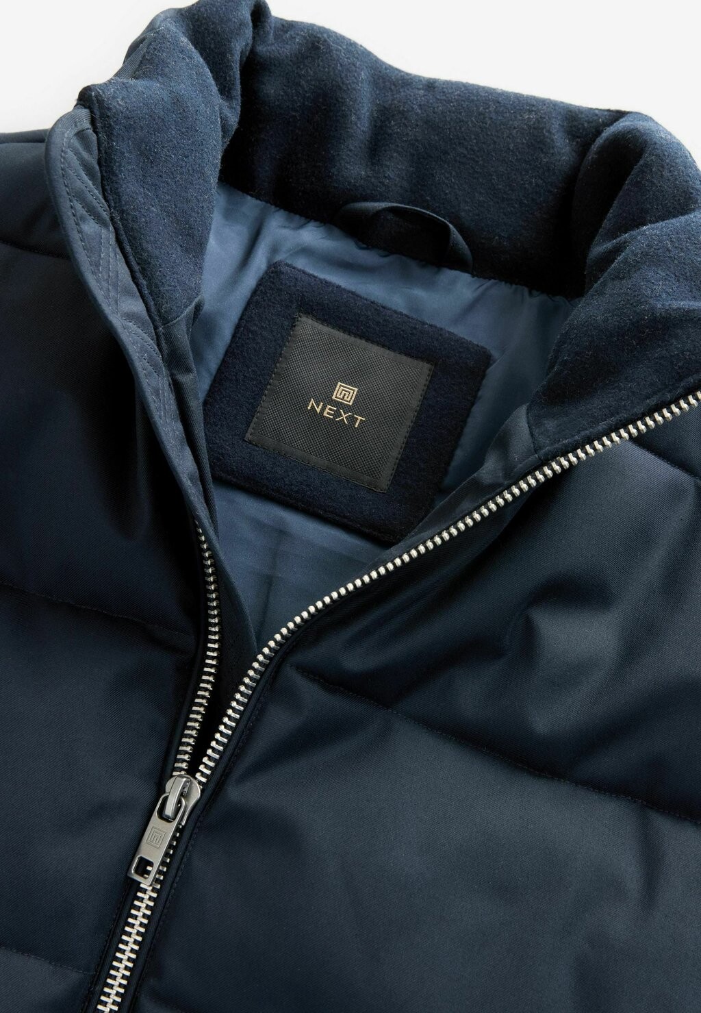 Жилет FUNNEL NECK REGULAR FIT Next, синий
Жилет FUNNEL NECK REGULAR FIT Next, синий