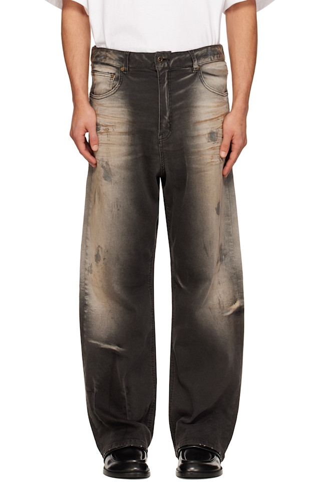 We11Done Серые свободные грязные джинсы
We11Done Серые свободные грязные джинсы