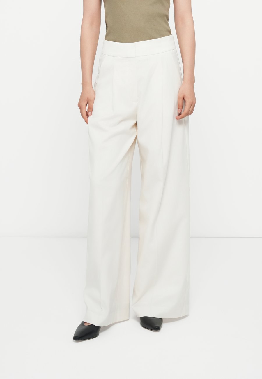 Брюки IVY OAK PRESCILLIA SUE, Snow White/White
Брюки IVY OAK PRESCILLIA SUE, Snow White/White