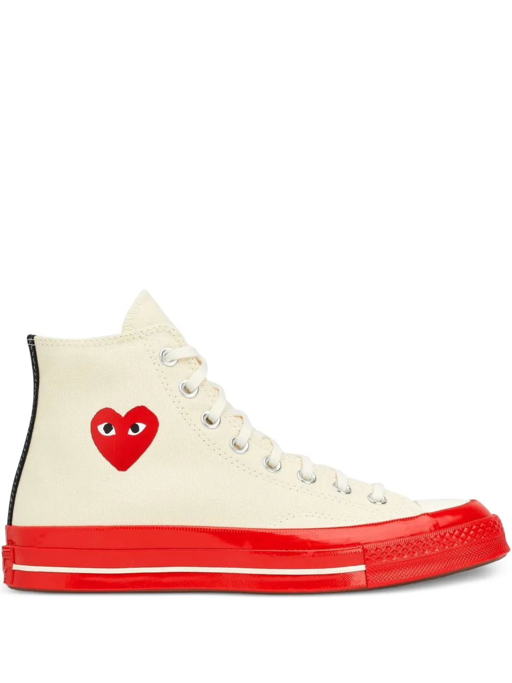 Высокие кроссовки с аппликацией Comme Des Garcons Play X Converse, бежевый
Высокие кроссовки с аппликацией Comme Des Garcons Play X Converse, бежевый
