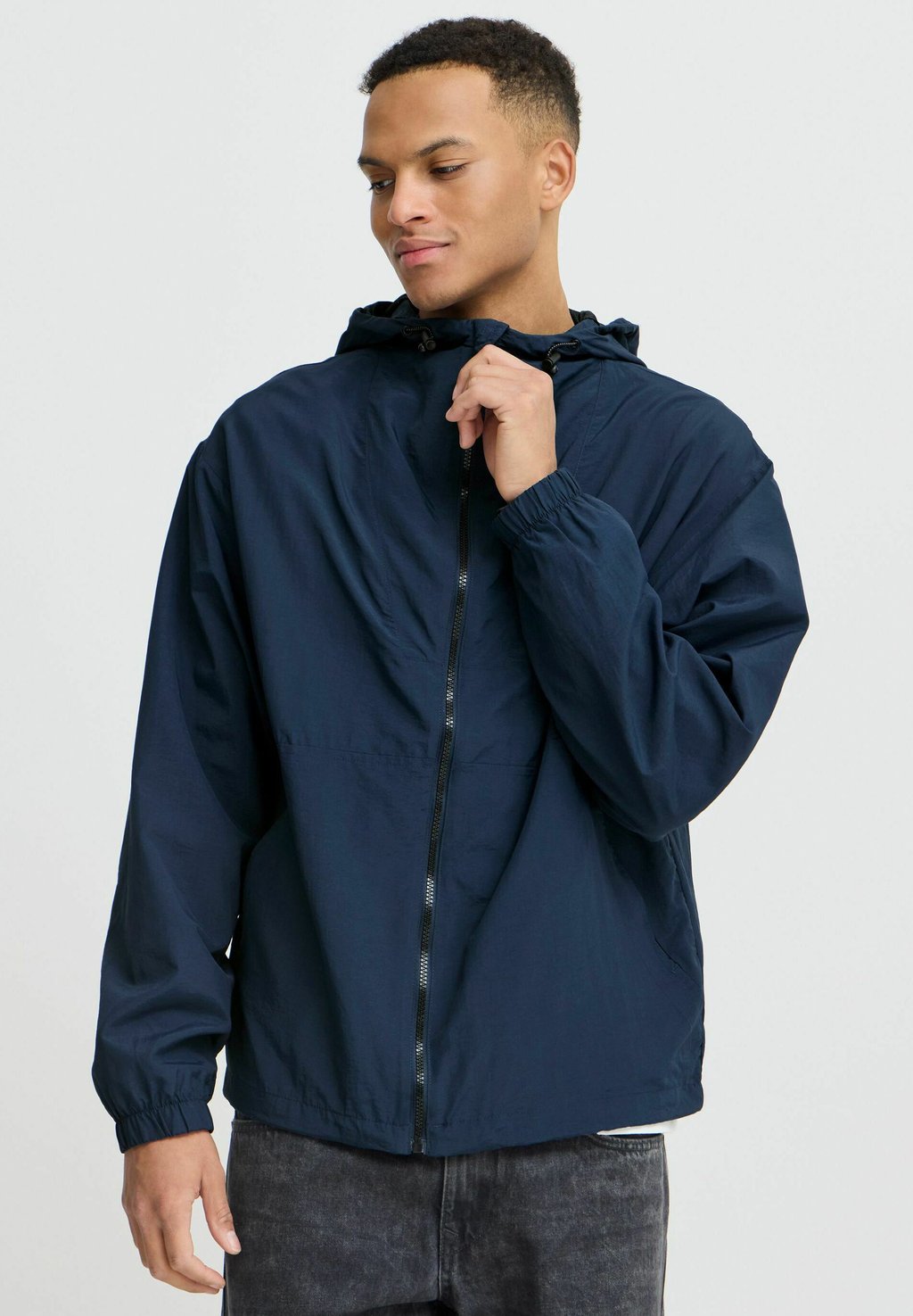 Летняя куртка BHELIOT Blend, синий
Летняя куртка BHELIOT Blend, синий