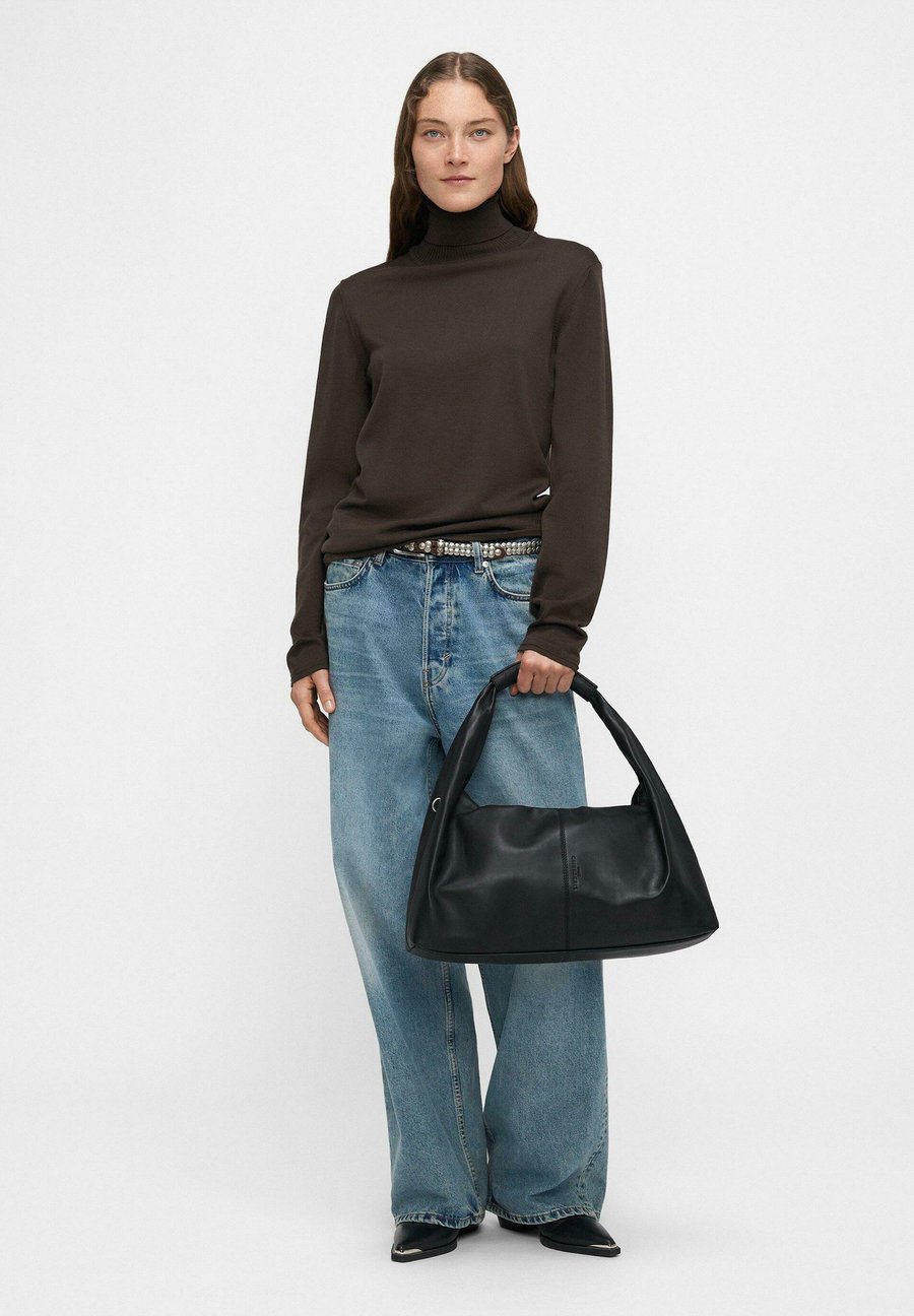 Сумка Liebeskind Berlin Handbag, Schwarz/Black
Сумка Liebeskind Berlin Handbag, Schwarz/Black