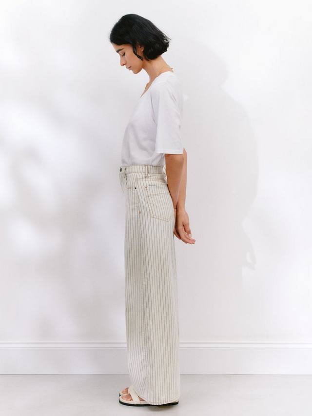 Широкие джинсы в полоску от nessa HUSH, цвет Ecru/Black
Широкие джинсы в полоску от nessa HUSH, цвет Ecru/Black