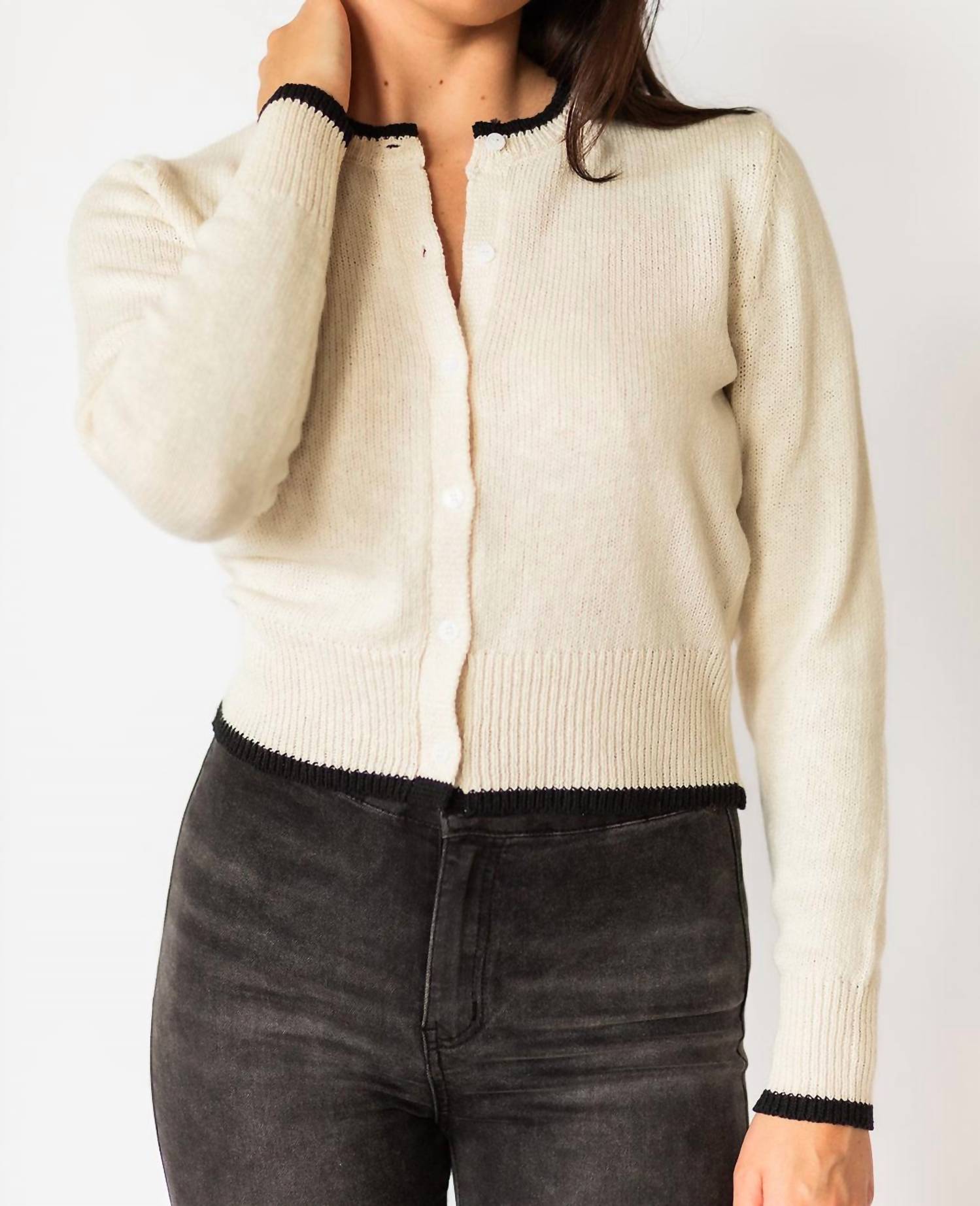 Кардиган Эмили в белом цвете falcon park
Кардиган Эмили в белом цвете falcon park