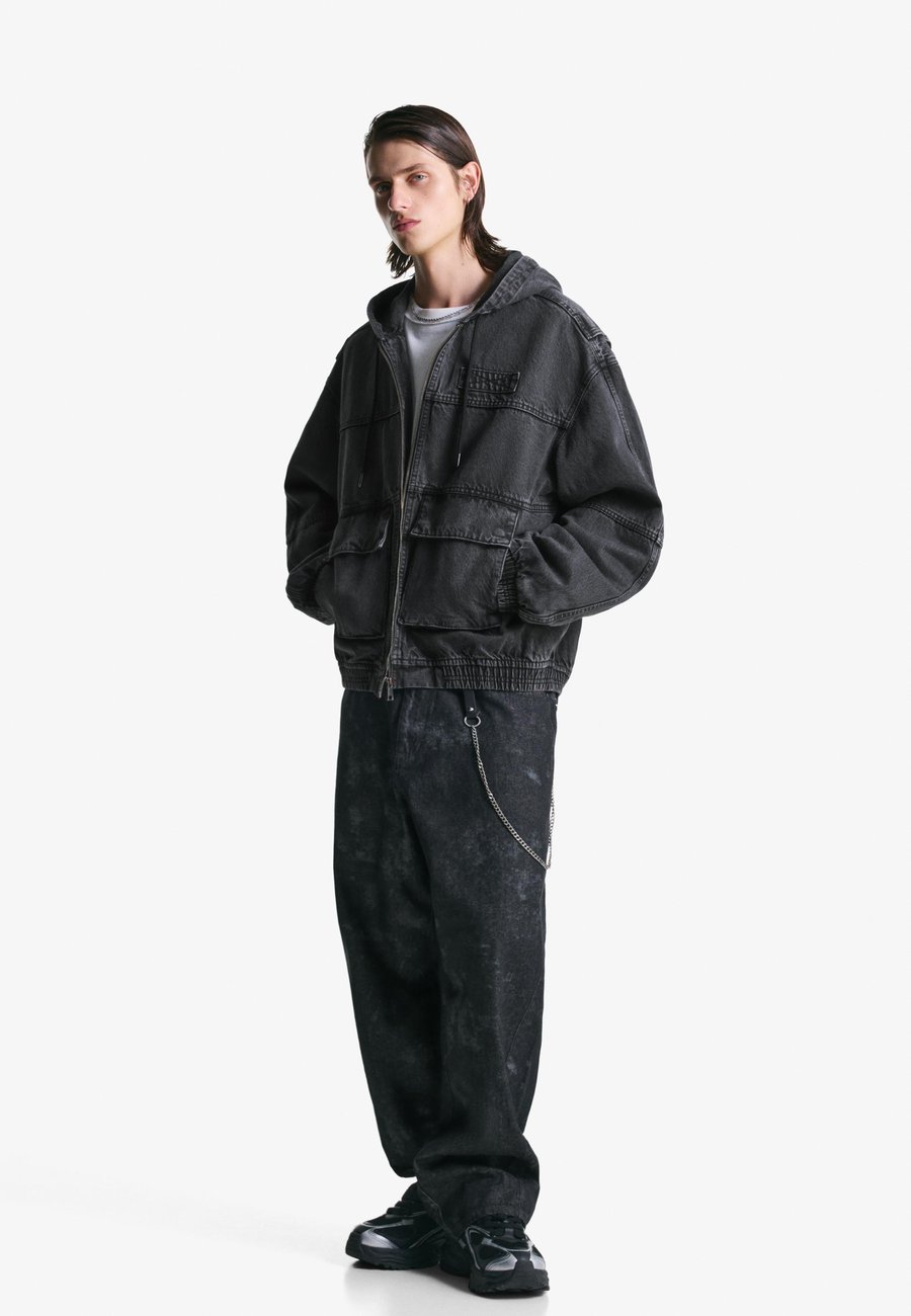 Куртка Bershka FADED-EFFECT HOODED, Black
Куртка Bershka FADED-EFFECT HOODED, Black