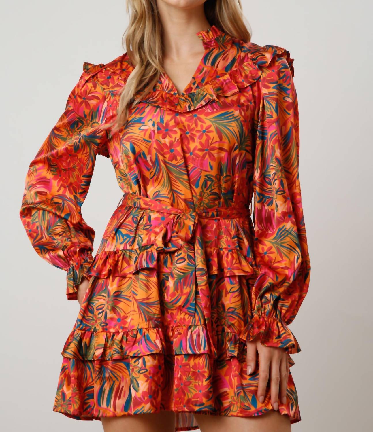 Атласное мини-платье с диким цветочным принтом FANTASTIC FAWN, цвет wild floral print
Атласное мини-платье с диким цветочным принтом FANTASTIC FAWN, цвет wild floral print