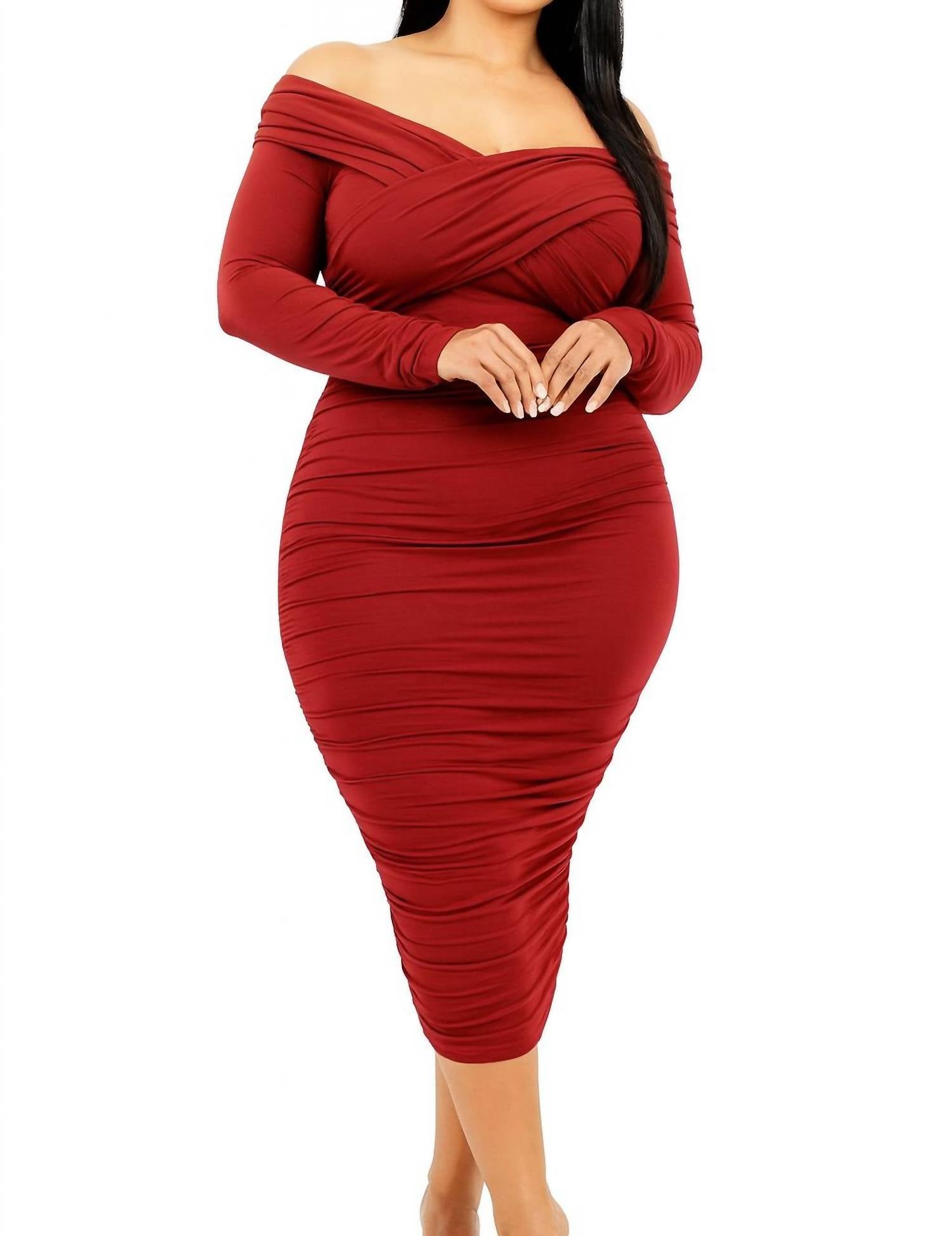 Облегающее плиссированное миди-платье красного цвета GIBIU
Облегающее плиссированное миди-платье красного цвета GIBIU