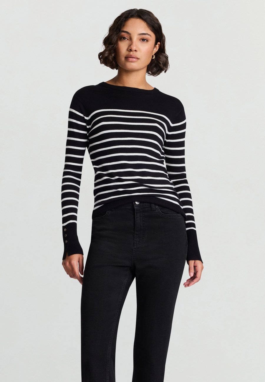 Джемпер Calliope Jumper, Var Ultrablack/Black
Джемпер Calliope Jumper, Var Ultrablack/Black