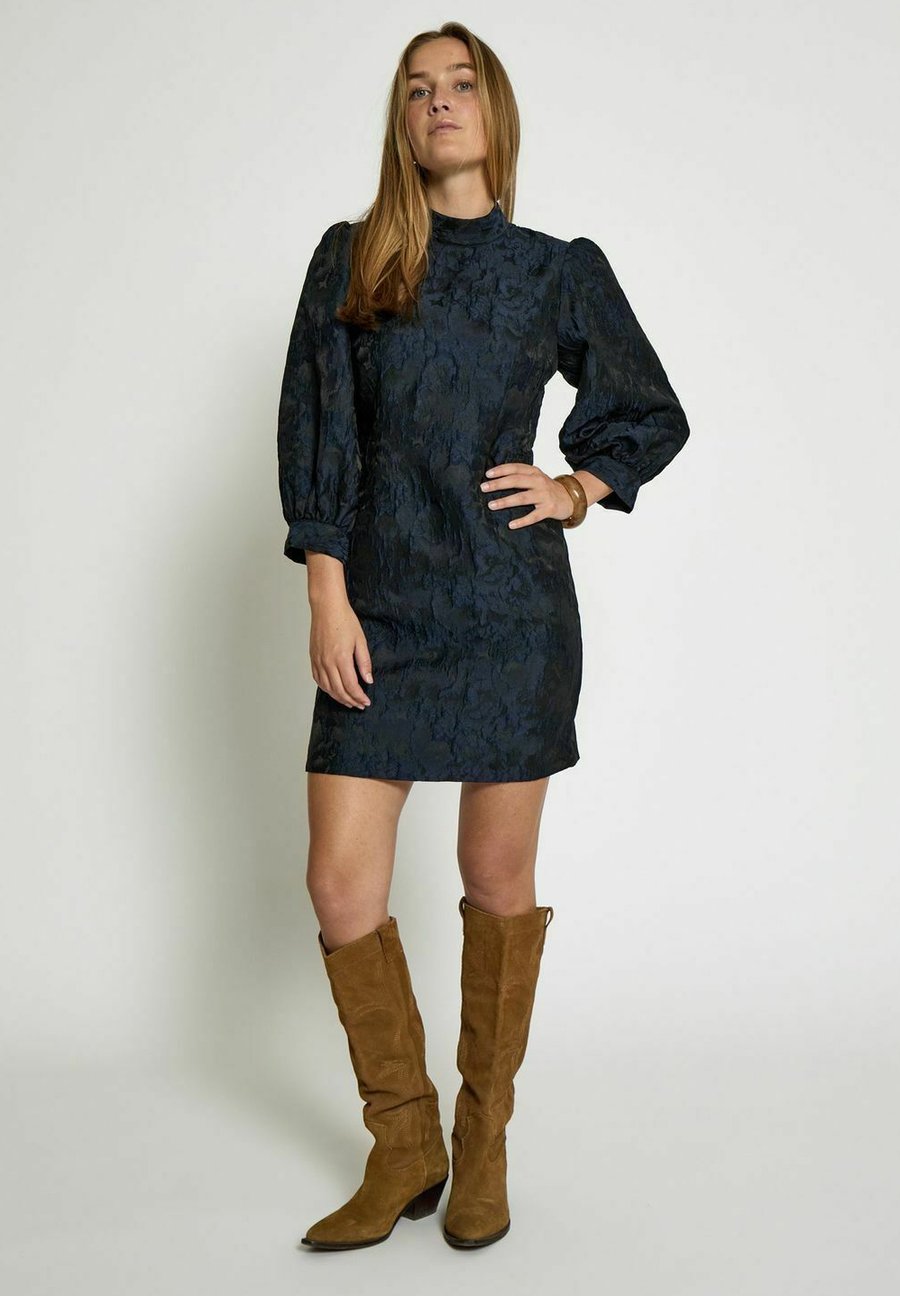 Платье Minus Day dress, Sky Captain/Dark Blue
Платье Minus Day dress, Sky Captain/Dark Blue