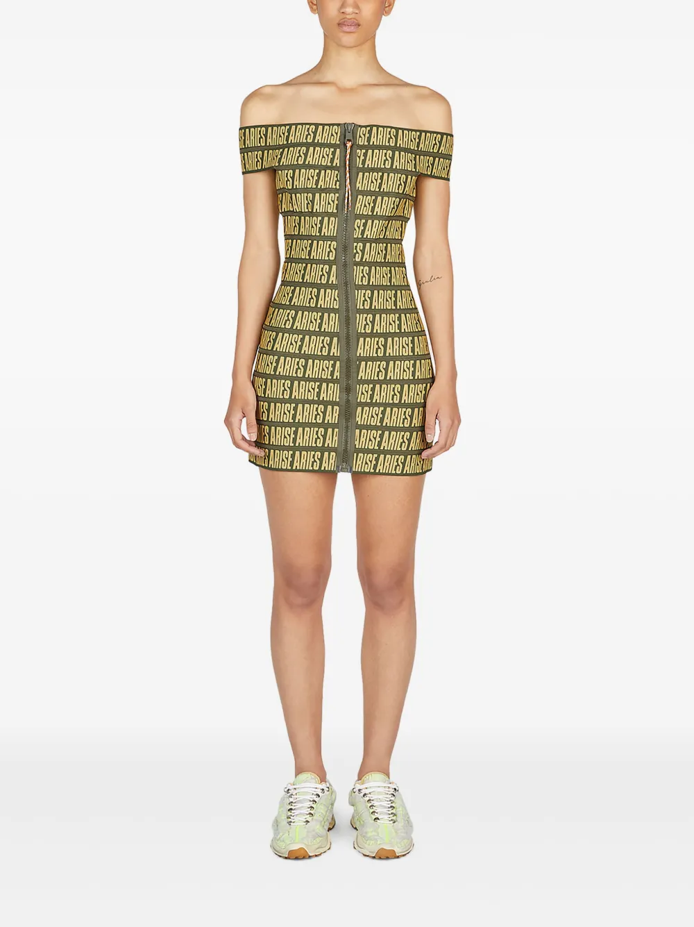 Платье мини с открытыми плечами и логотипом Aries, зеленый
Платье мини с открытыми плечами и логотипом Aries, зеленый