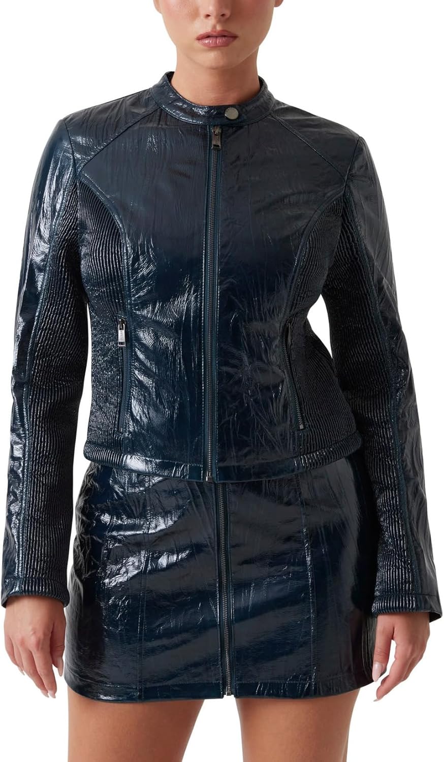 GUESS женская куртка Nico Icy из искусственной кожи с длинными рукавами, Moonlit Night Multi
GUESS женская куртка Nico Icy из искусственной кожи с длинными рукавами, Moonlit Night Multi