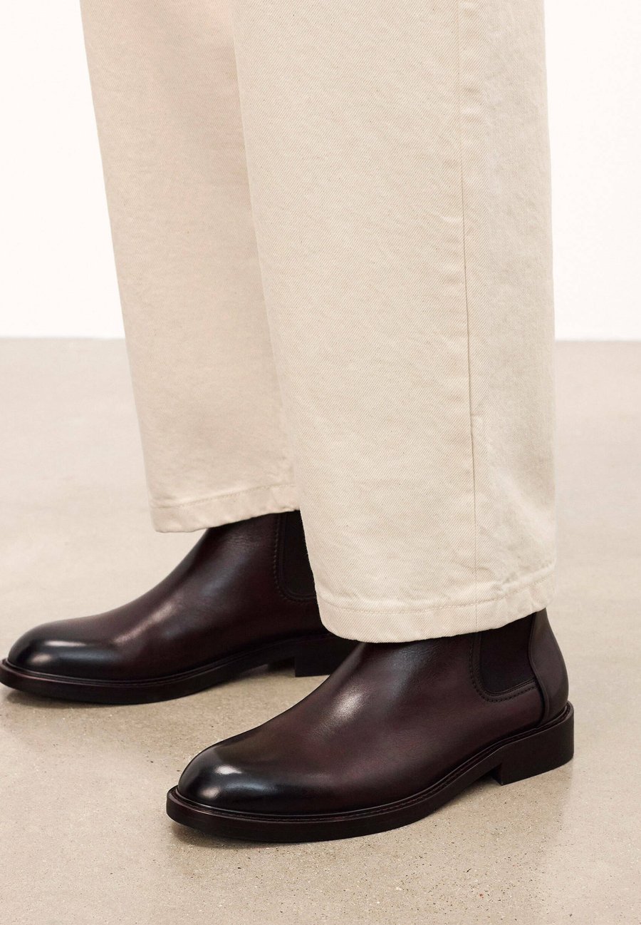 Ботинки Kazar TEODORIO, Brown
Ботинки Kazar TEODORIO, Brown