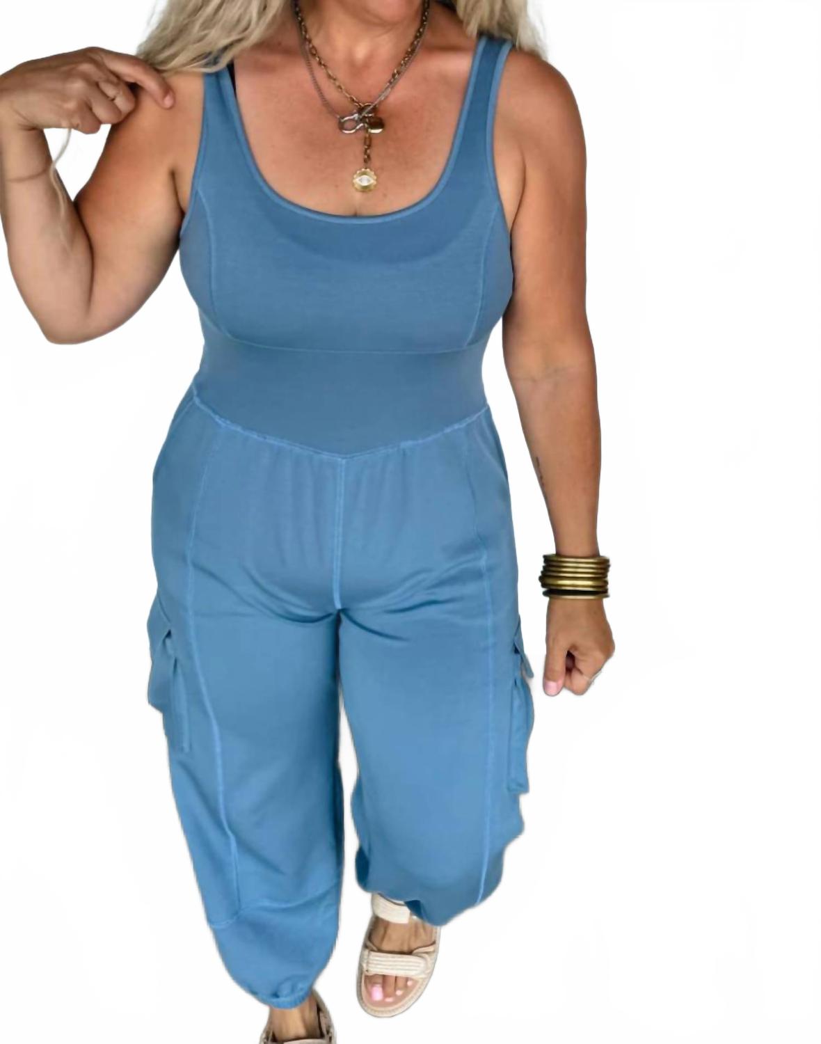 Готовый комбинезон-топ в синем цвете BLAKELEY
Готовый комбинезон-топ в синем цвете BLAKELEY