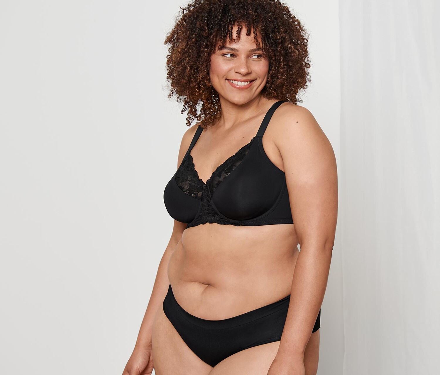 Бюстгальтер минимайзер Tchibo, черный
Бюстгальтер минимайзер Tchibo, черный