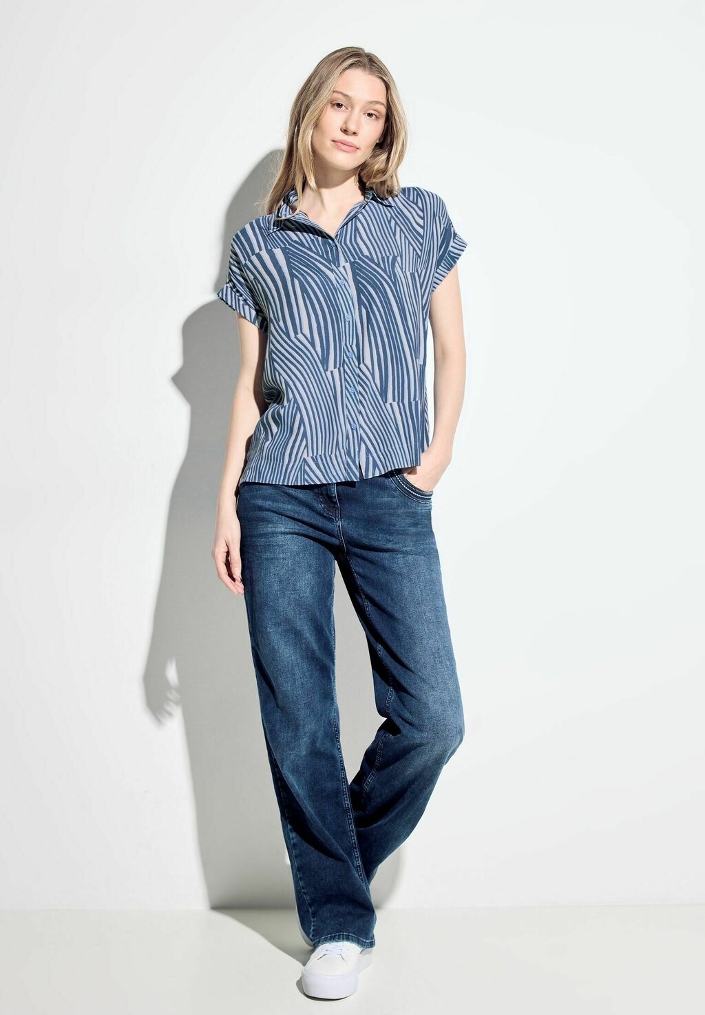 Блузка на пуговицах GESTREIFTE Cecil, светло-голубой
Блузка на пуговицах GESTREIFTE Cecil, светло-голубой