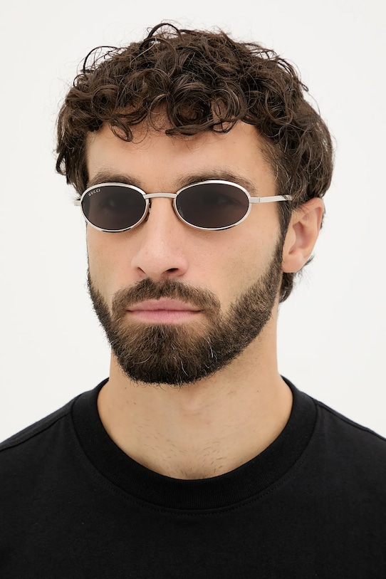 Солнцезащитные очки Gucci, серебряный
Солнцезащитные очки Gucci, серебряный