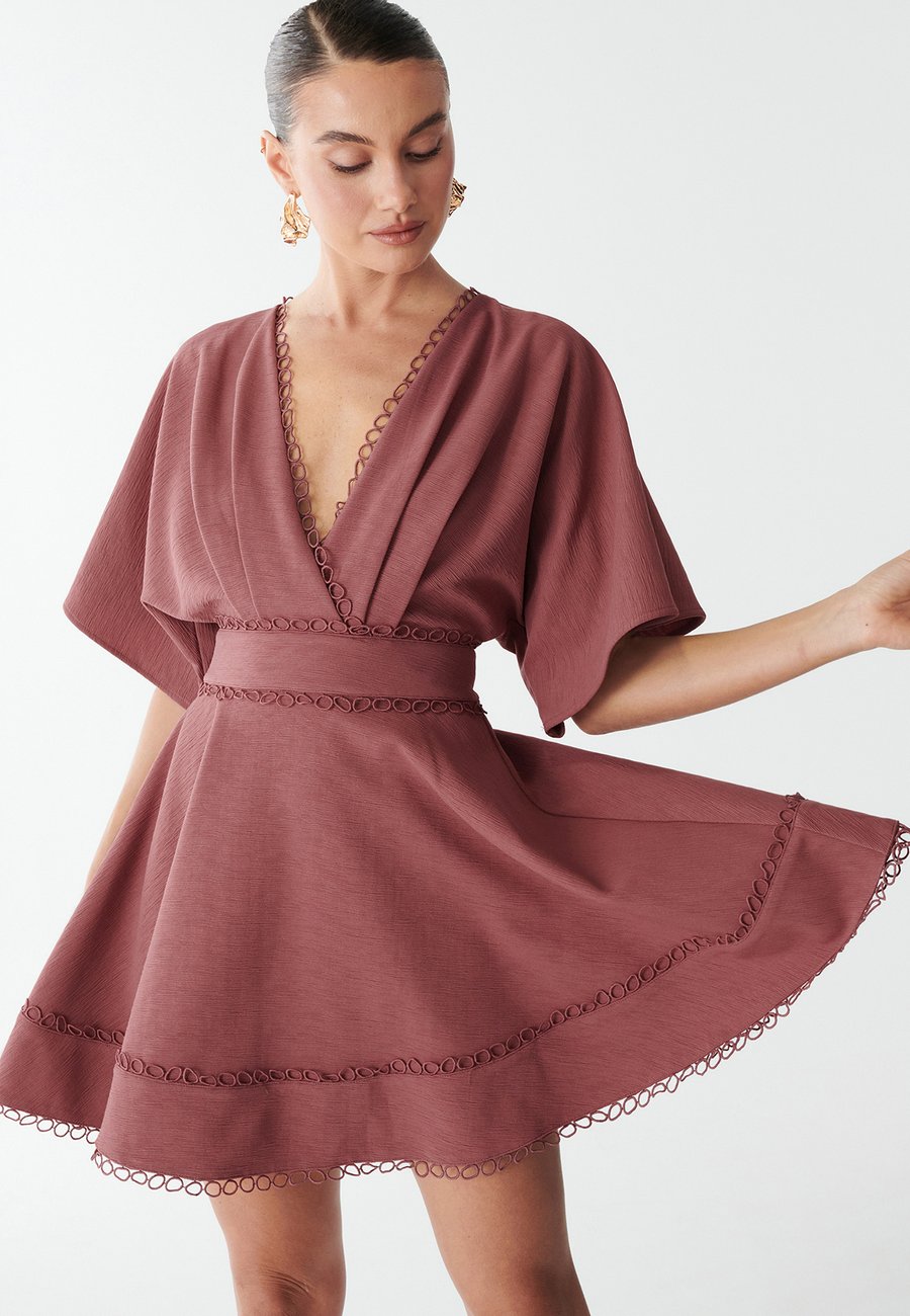 Платье BWLDR SISSY MINI, Blush/Light Pink
Платье BWLDR SISSY MINI, Blush/Light Pink