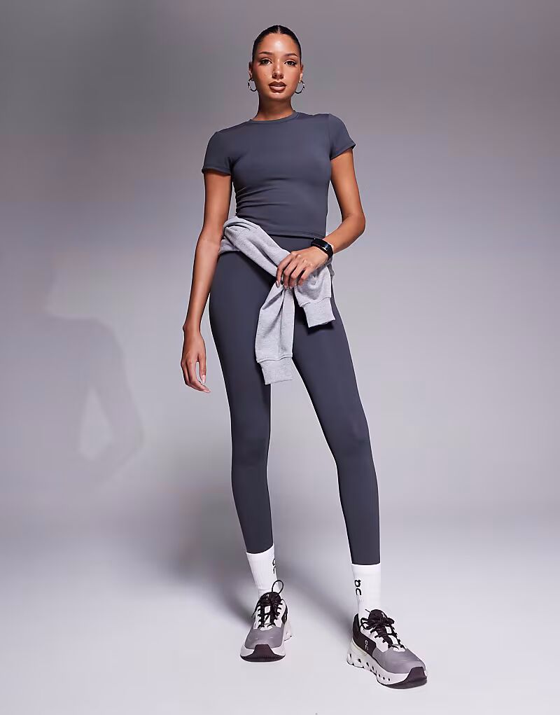 4505 Icon мягкие леггинсы для йоги с высокой талией в цвете «стальной серый» 
4505 Icon мягкие леггинсы для йоги с высокой талией в цвете «стальной серый»