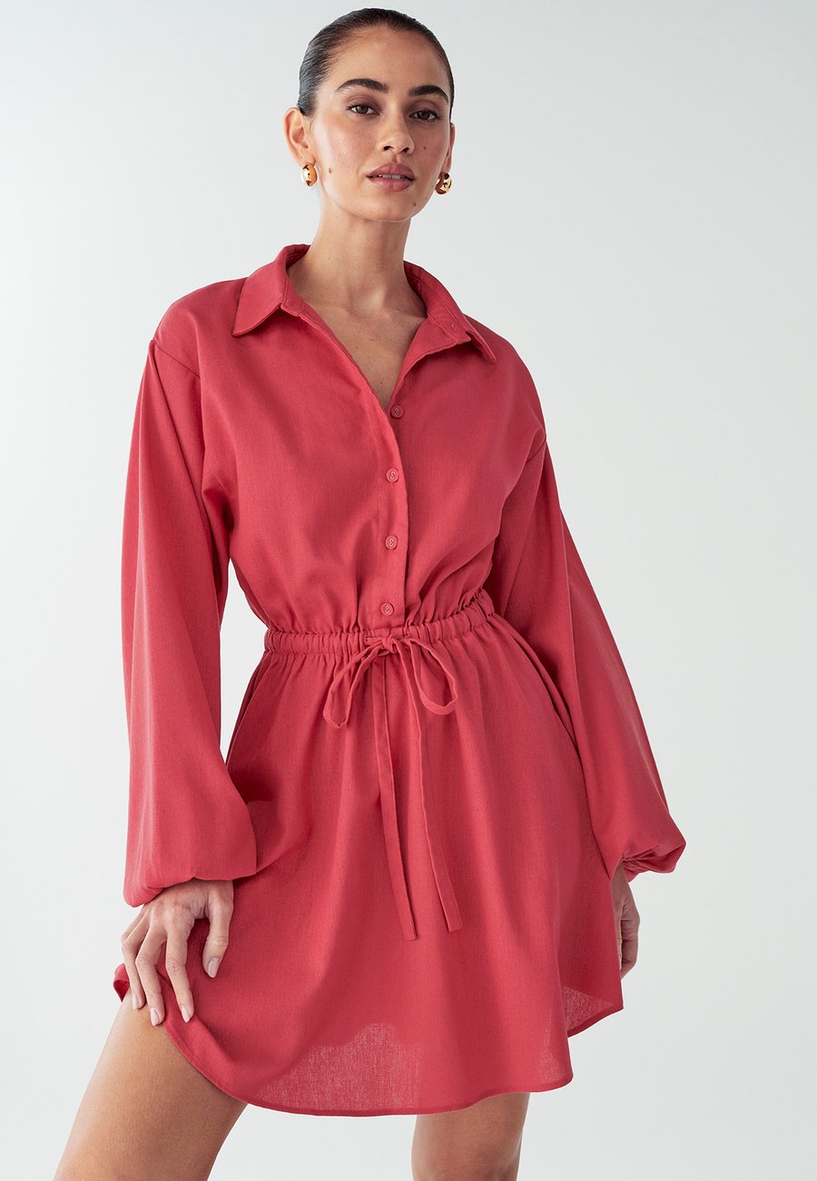 Платье WILLA PETAL MINI, Red
Платье WILLA PETAL MINI, Red