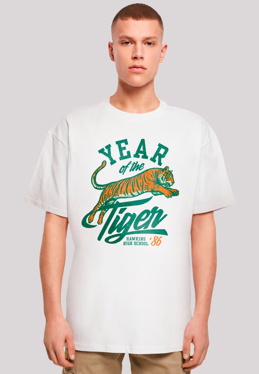 Футболка с принтом STRANGER THINGS HAWKINS YEAR OF THE TIGER 86 NETFLIX TV SERIES F4NT4STIC, белый
Футболка с принтом STRANGER THINGS HAWKINS YEAR OF THE TIGER 86 NETFLIX TV SERIES F4NT4STIC, белый