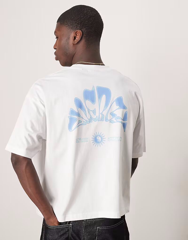 Футболка свободного кроя ASOS DESIGN белого цвета с изображением небесного тела
Футболка свободного кроя ASOS DESIGN белого цвета с изображением небесного тела