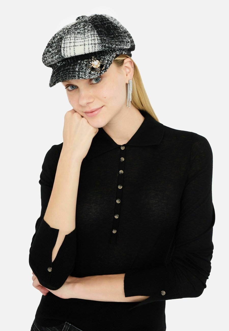 Бейсболка LIU JO CHECK WITH BROOCH, Black/Mottled Beige
Бейсболка LIU JO CHECK WITH BROOCH, Black/Mottled Beige