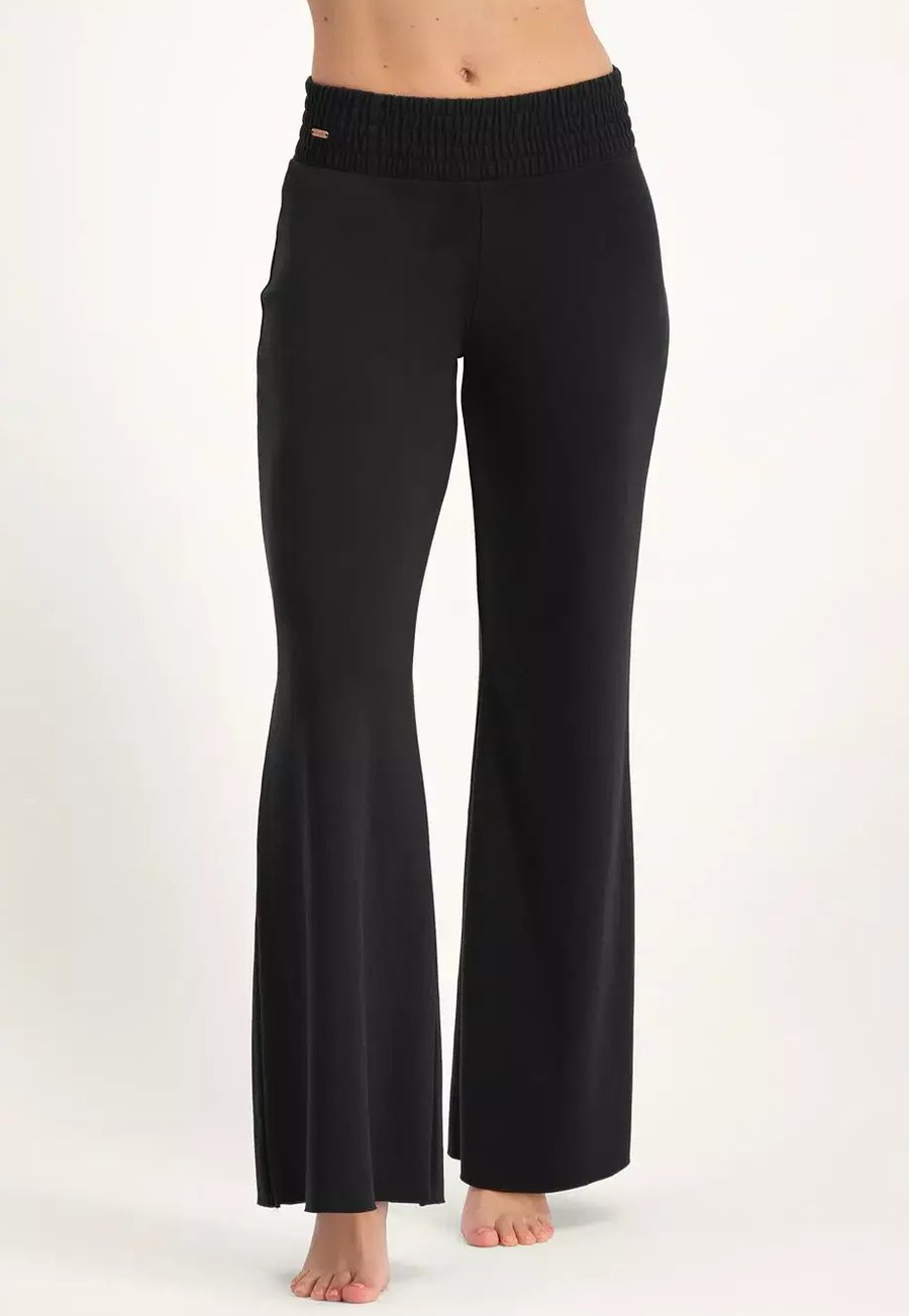 Брюки Urban Goddess FLOW, Onyx Black/Black
Брюки Urban Goddess FLOW, Onyx Black/Black