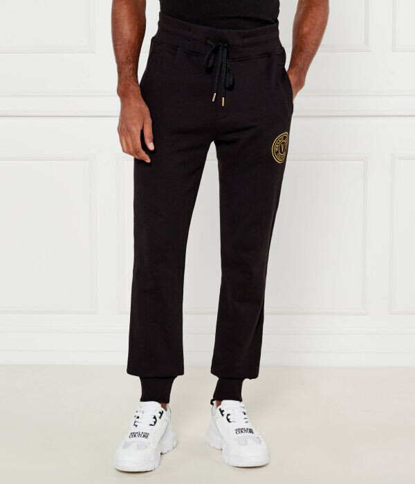 Спортивные брюки мужские Versace Jeans Couture с вышитым логотипом, черный
Спортивные брюки мужские Versace Jeans Couture с вышитым логотипом, черный