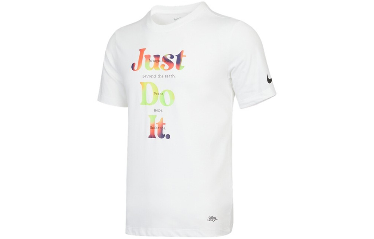 Футболка мужская белая Nike, белый 
Футболка мужская белая Nike, белый