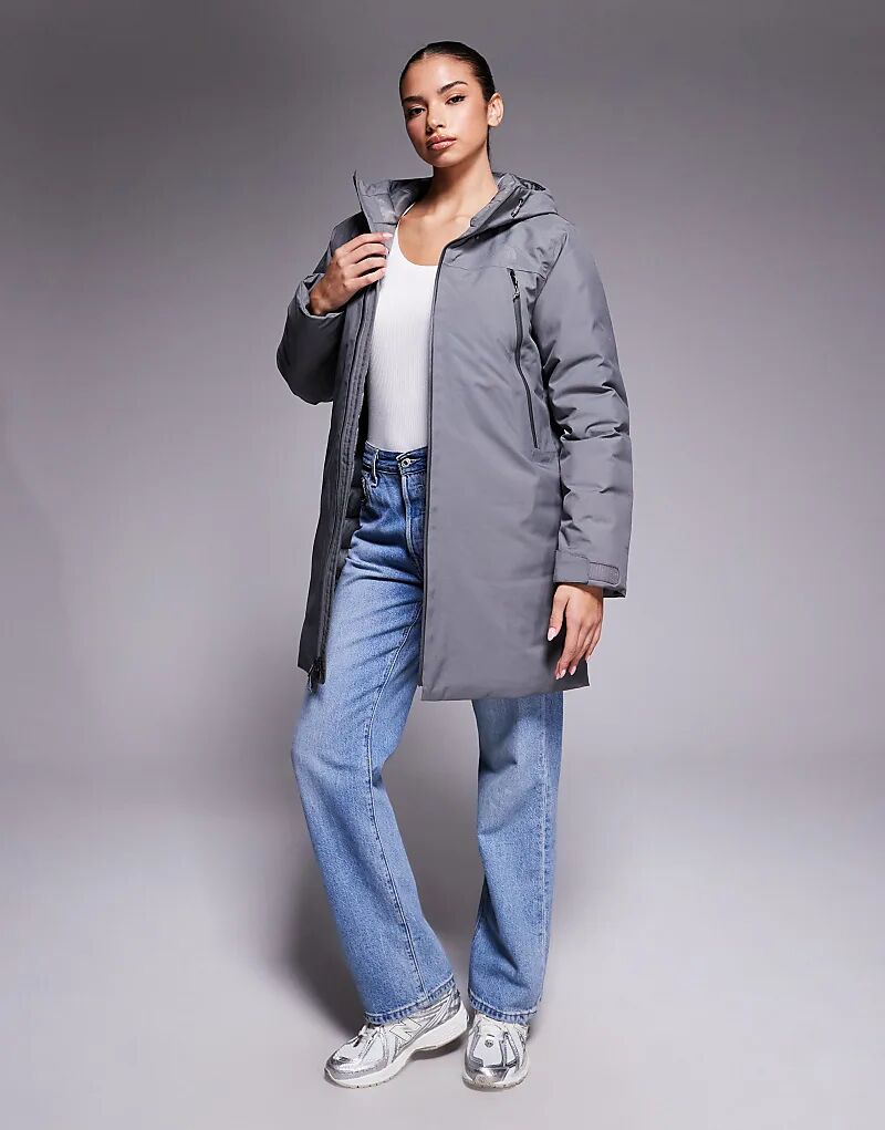 Парка North Face W MTN в дымчато-жемчужном цвете
Парка North Face W MTN в дымчато-жемчужном цвете