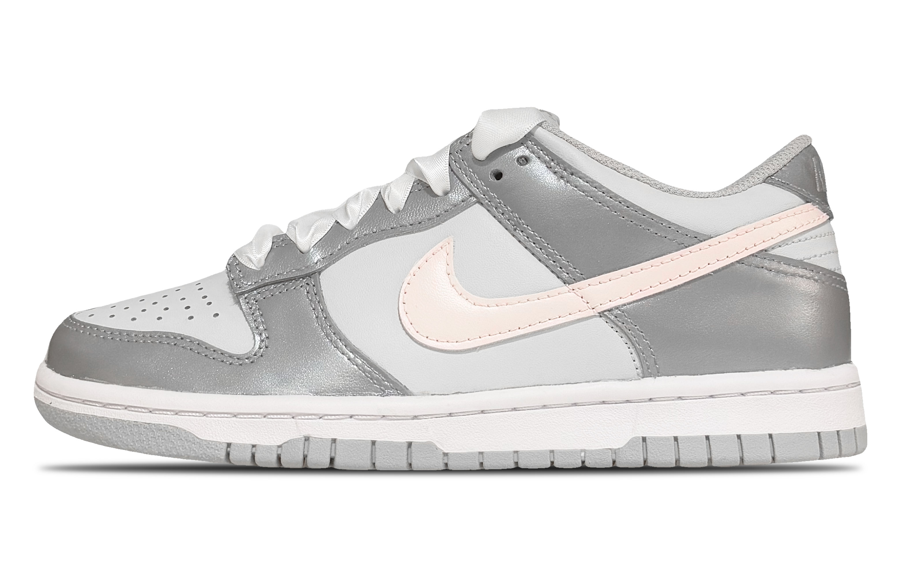 Nike Dunk устойчивые к истиранию нескользящие низкие детские скейтбординг кроссовки silver kids'
Nike Dunk устойчивые к истиранию нескользящие низкие детские скейтбординг кроссовки silver kids'