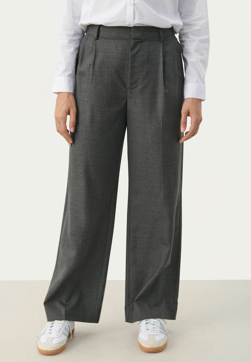 Брюки CHERRA Part Two, серый
Брюки CHERRA Part Two, серый