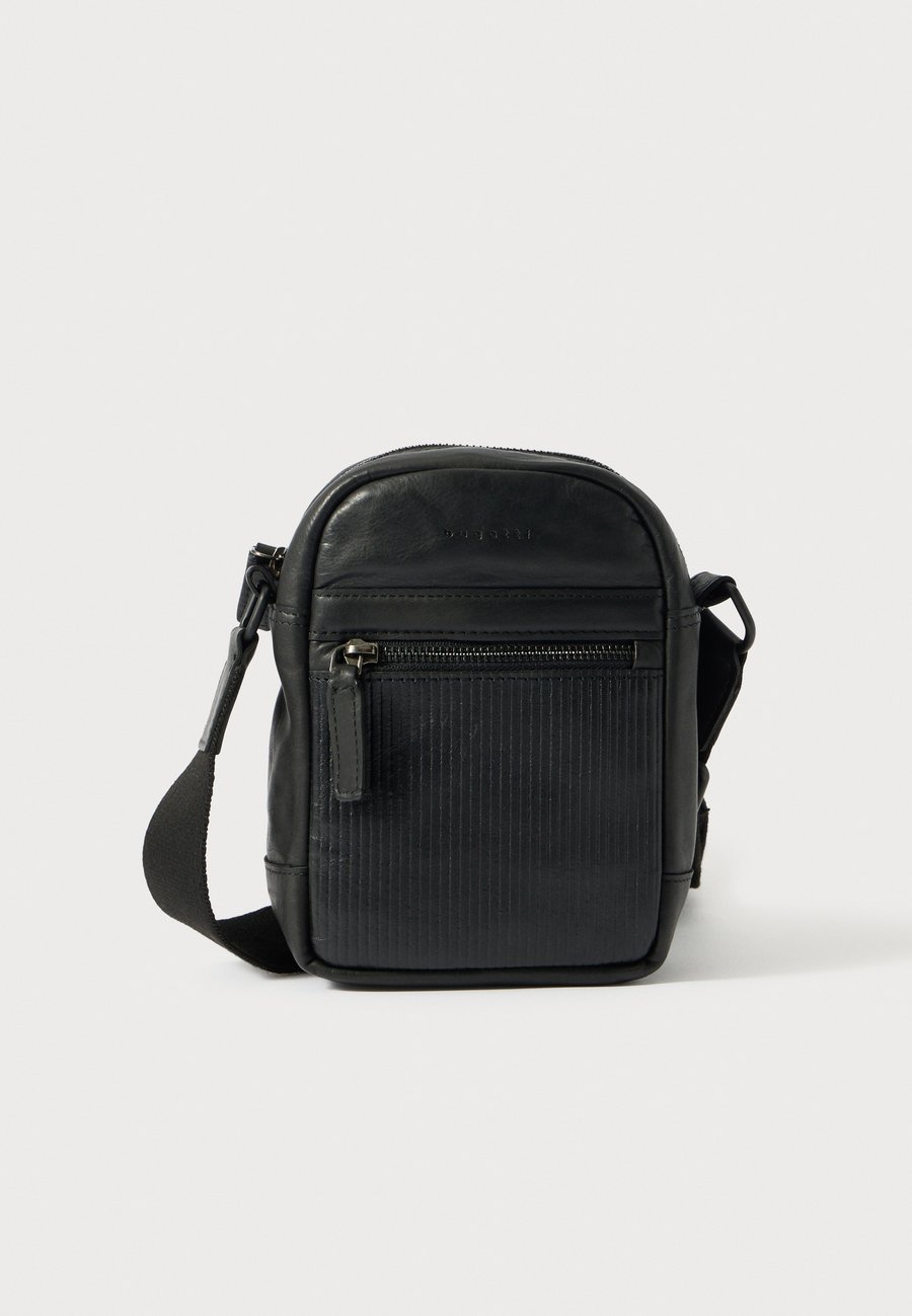 Сумка кросс-боди bugatti JOEL UNISEX, Black
Сумка кросс-боди bugatti JOEL UNISEX, Black