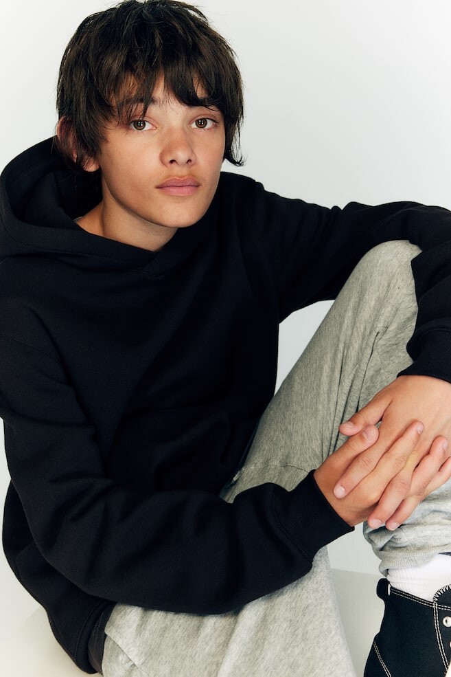 Толстовка с капюшоном H&M, черный
Толстовка с капюшоном H&M, черный