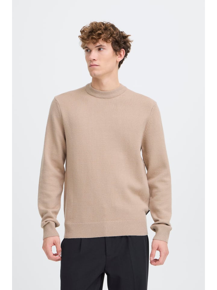 Вязаный свитер CFANDRO бежевого цвета CASUAL FRIDAY
Вязаный свитер CFANDRO бежевого цвета CASUAL FRIDAY